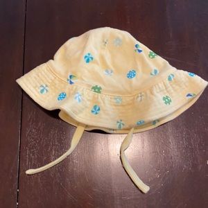 Yellow beachball sun hat